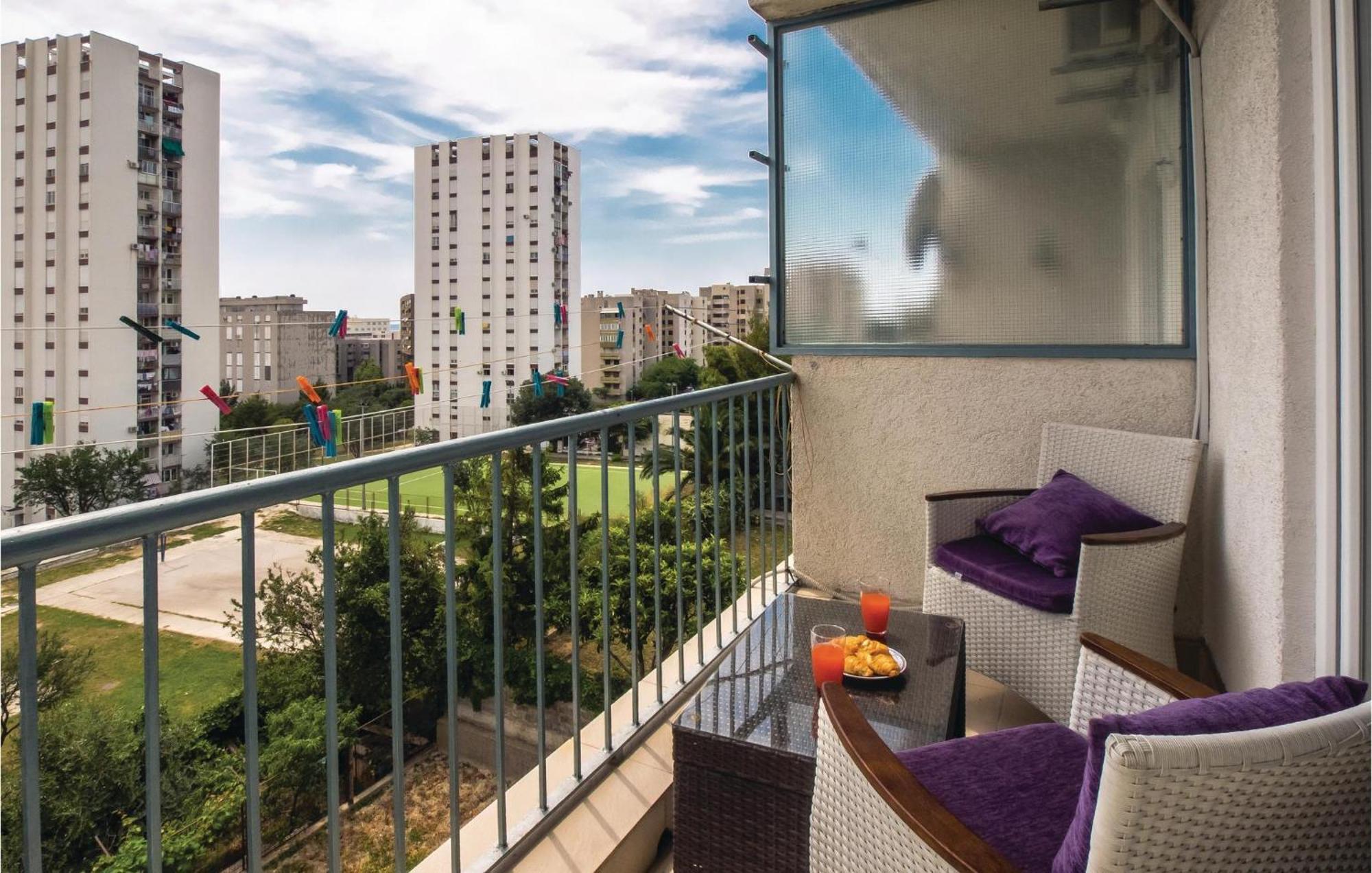 Cozy Apartment In Split With Kitchenette 외부 사진