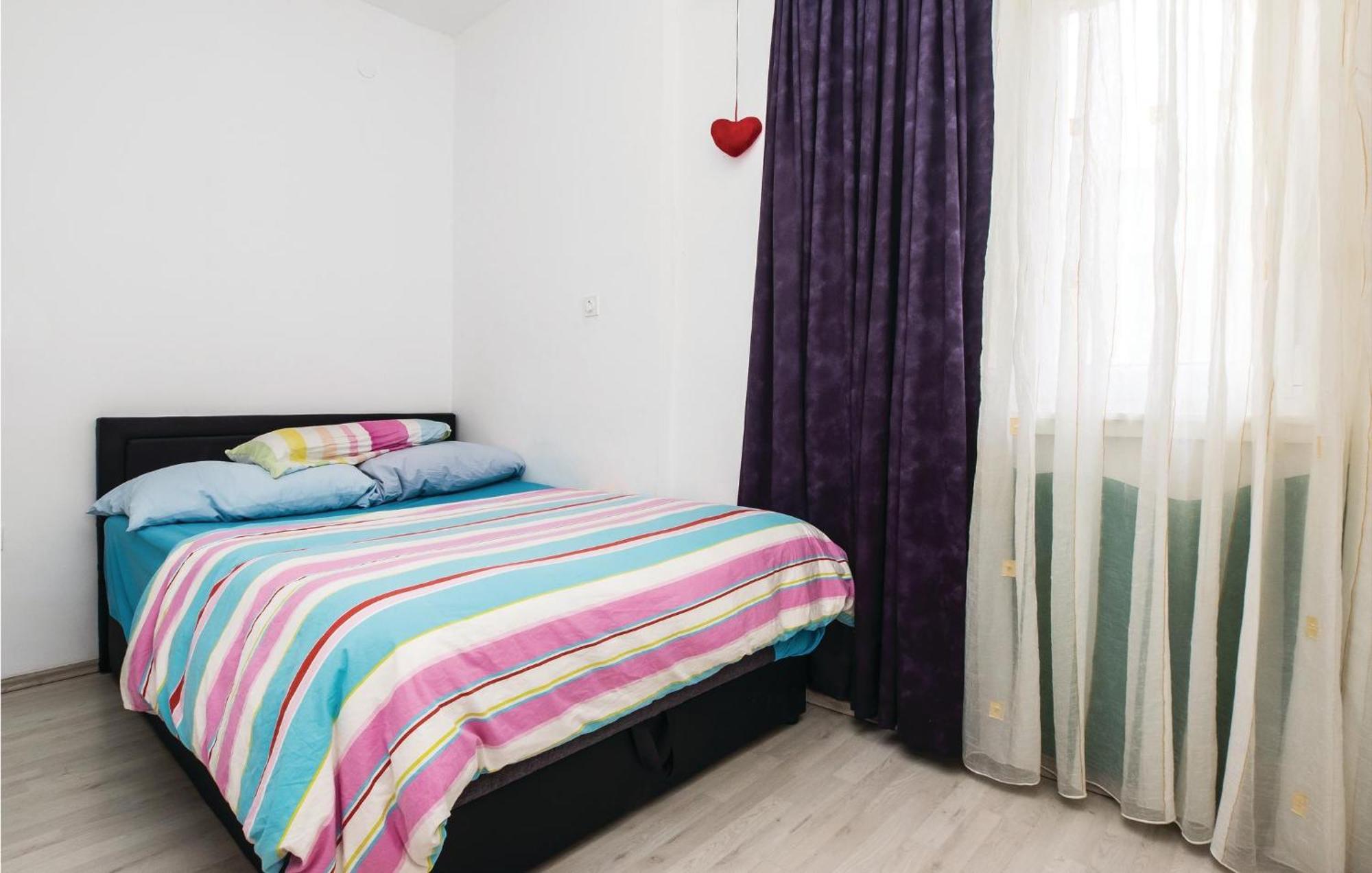 Cozy Apartment In Split With Kitchenette 외부 사진