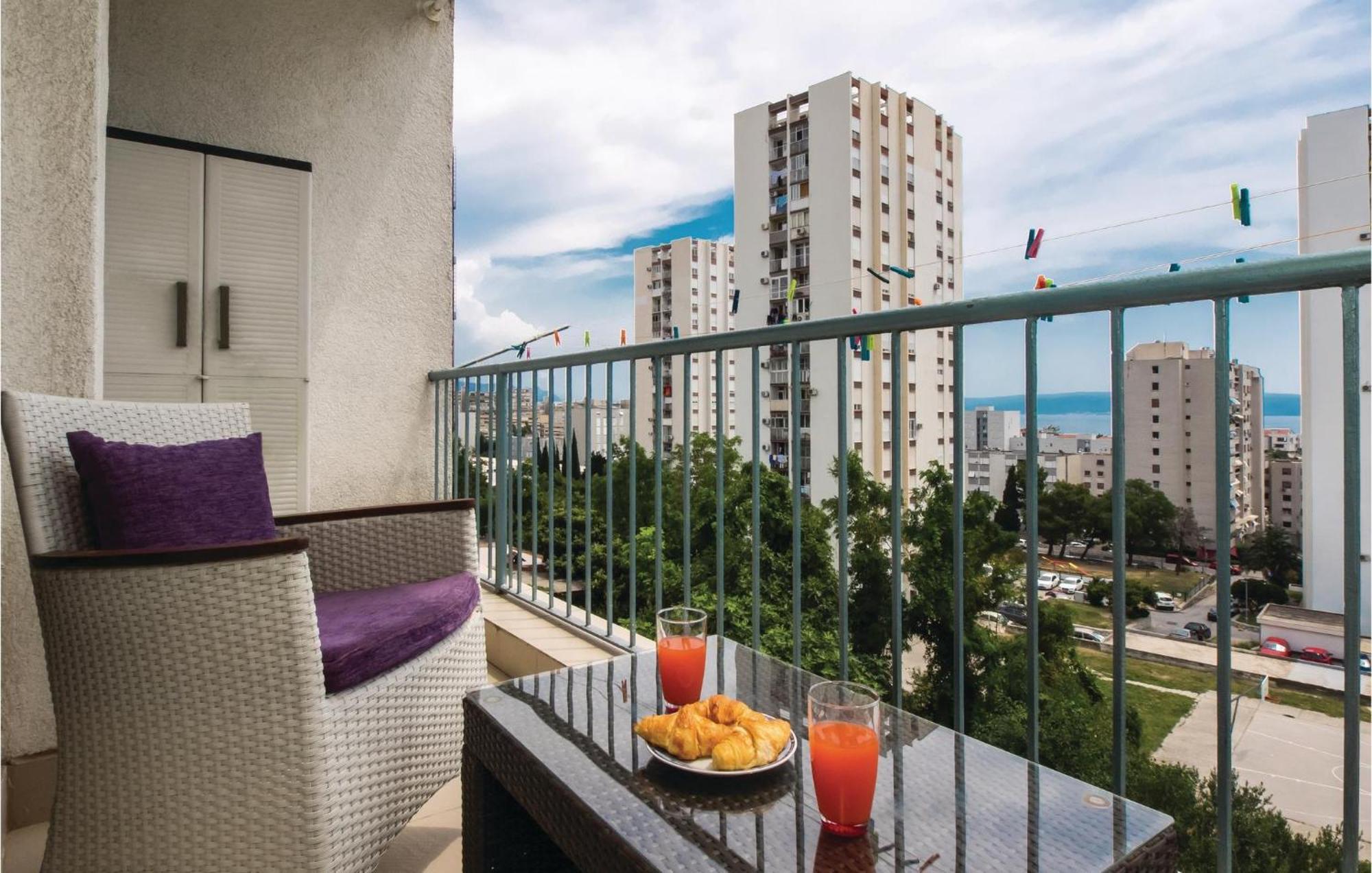 Cozy Apartment In Split With Kitchenette 외부 사진